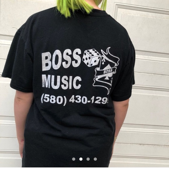 Black guitar rib cage Graphic t - Picture 2 of 4